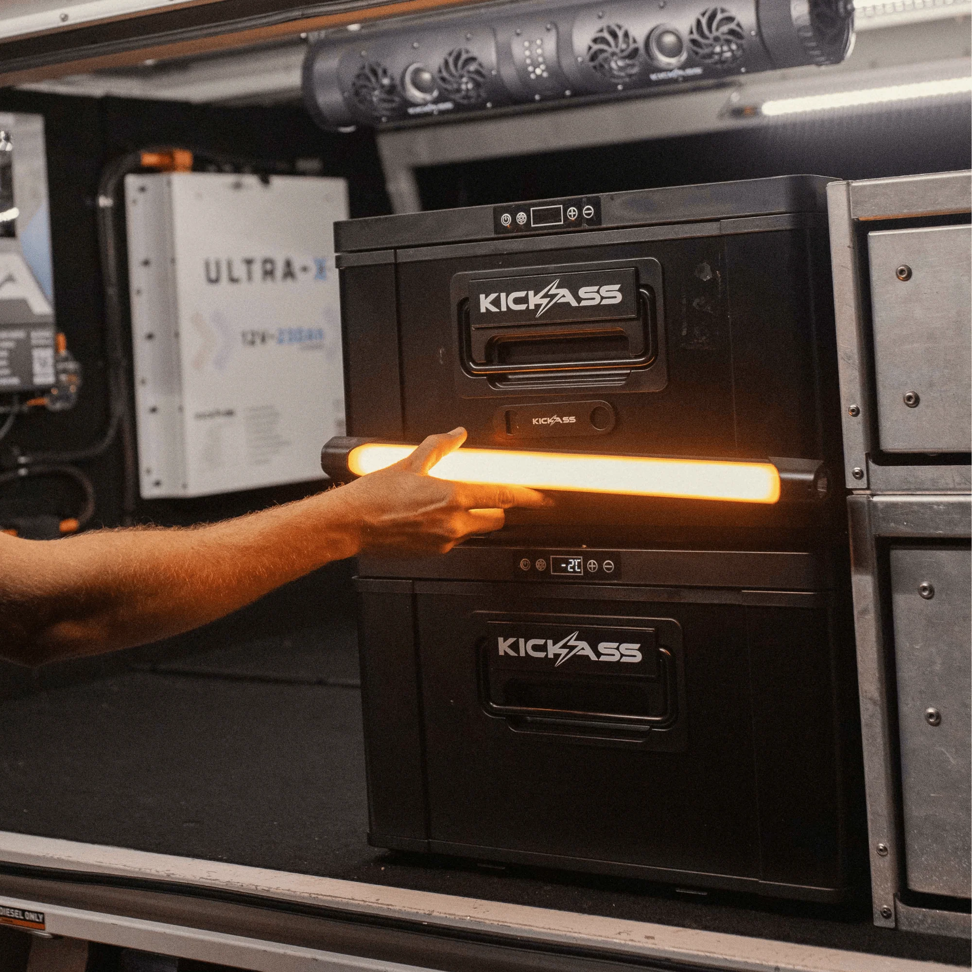 KickAss ULTRA BRIGHT 48cm Magnetic Light Bar & Torch - Image 4